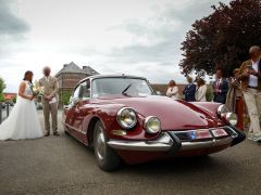 Louer une CITROEN DS Pallas de de 1967 (Photo 1)