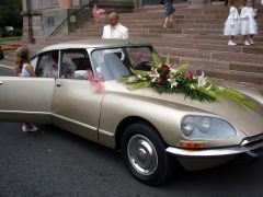 Louer une CITROËN DS Super de 1972 (Photo 1)