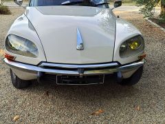 Louer une CITROËN DS Super de 1972 (Photo 2)