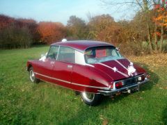 Louer une CITROËN DS de de 1972 (Photo 2)