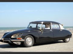 Louer une CITROËN DS de 1972 (Photo 1)