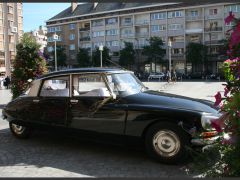 Louer une CITROËN DS de de 1972 (Photo 2)
