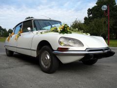 Louer une CITROËN DS de de 1972 (Photo 1)