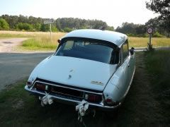 Louer une CITROËN DS de de 1972 (Photo 4)