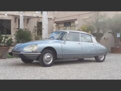 Louer une CITROËN DS de de 1972 (Photo 1)