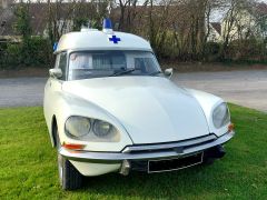 Louer une CITROEN DS de de 1973 (Photo 2)