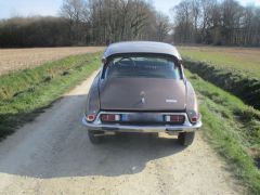 Louer une CITROËN DS de de 1973 (Photo 3)