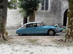 Louer une CITROËN DS de de 1973 (Photo 2)