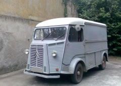 Louer une CITROËN HY de de 1966 (Photo 1)