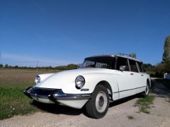 Louer une CITROËN ID 19F de de 1965 (Photo 1)