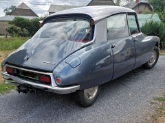 Louer une CITRO&Euml;N ID 20 de de 1969 (Photo 3)
