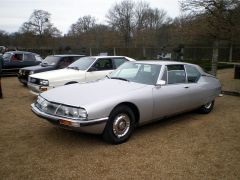 Louer une CITRO&Euml;N SM IE de de 1975 (Photo 1)