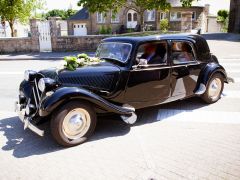 Louer une CITROËN Traction 11 B  de 1953 (Photo 0)