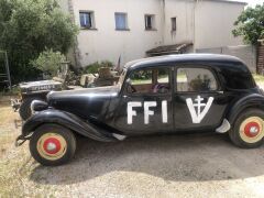 Louer une CITROËN Traction 11 B FFI de de 1950 (Photo 1)