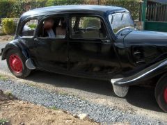 Louer une CITROËN Traction 11 B de de 1938 (Photo 2)