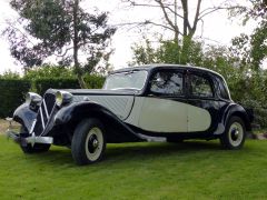 Louer une CITROËN Traction 11 B de 1949 (Photo 0)