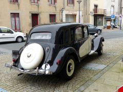 Louer une CITROËN Traction 11 B de de 1949 (Photo 4)