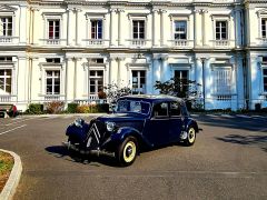 Louer une CITROËN Traction 11 B de de 1950 (Photo 2)