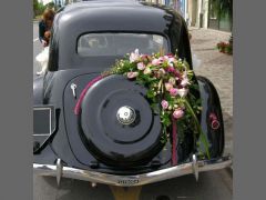 Louer une CITROËN Traction 11 B de de 1951 (Photo 4)