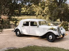Louer une CITROEN Traction 11 B de de 1951 (Photo 2)
