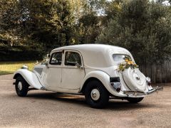 Louer une CITROEN Traction 11 B de de 1951 (Photo 4)