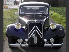 Louer une CITROËN Traction 11 B de de 1952 (Photo 3)