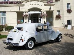 Louer une CITROËN Traction 11 B de de 1952 (Photo 4)