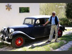 Louer une CITROËN Traction 11 B de de 1952 (Photo 1)