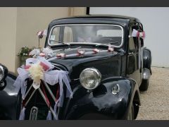 Louer une CITROËN Traction 11 B de de 1953 (Photo 2)