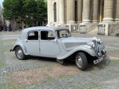 Louer une CITROËN Traction 11 B de 1953 (Photo 1)