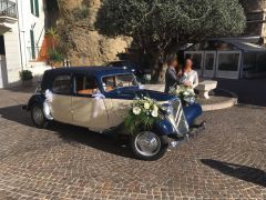 Louer une CITROËN Traction 11 B de de 1953 (Photo 4)