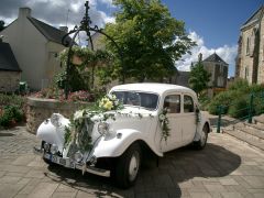 Louer une CITROËN Traction 11 B de 1953 (Photo 0)