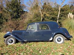 Louer une CITROËN Traction 11 B de de 1953 (Photo 4)