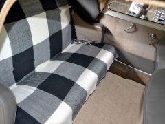 Louer une CITROËN Traction 11 B de de 1953 (Photo 2)