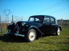 Louer une CITROËN Traction 11 B de de 1953 (Photo 2)