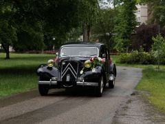 Louer une CITROËN Traction 11 B de de 1953 (Photo 3)