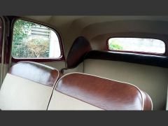 Louer une CITROËN Traction 11 B de de 1954 (Photo 5)