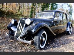 Louer une CITROËN Traction 11 B de de 1954 (Photo 1)