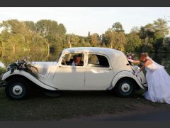 Louer une CITROËN Traction 11 B de de 1955 (Photo 2)