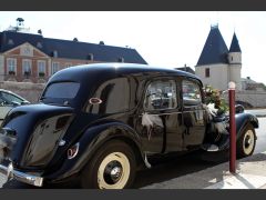 Louer une CITROËN Traction 11 B de de 1955 (Photo 4)