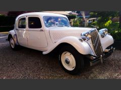 Louer une CITROËN Traction 11 B de 1955 (Photo 1)