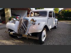 Louer une CITROËN Traction 11 B de de 1955 (Photo 2)