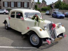 Louer une CITROËN Traction 11 B de 1955 (Photo 2)