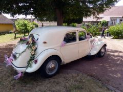 Louer une CITROËN Traction 11 B de de 1955 (Photo 2)