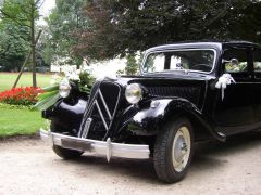 Louer une CITROËN Traction 11 B de de 1955 (Photo 1)