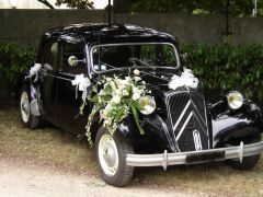 Louer une CITROËN Traction 11 B de de 1955 (Photo 3)