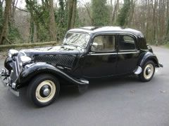 Louer une CITROËN Traction 11 B de de 1956 (Photo 2)