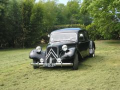 Louer une CITROËN Traction 11 B de de 1956 (Photo 1)