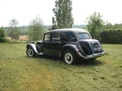 Louer une CITROËN Traction 11 B de de 1956 (Photo 4)