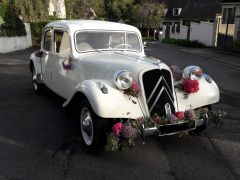 Louer une CITROËN Traction 11 B de de 1956 (Photo 1)